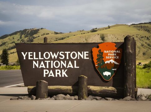 Map showing Yellowstone and surrounding locations.